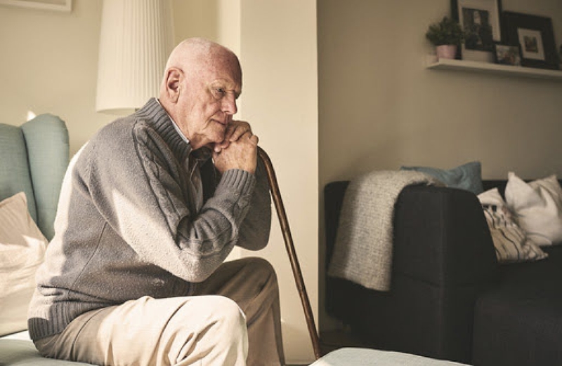 Saúde mental | Depressão em idosos preocupa durante isolamento; veja sinais de alerta