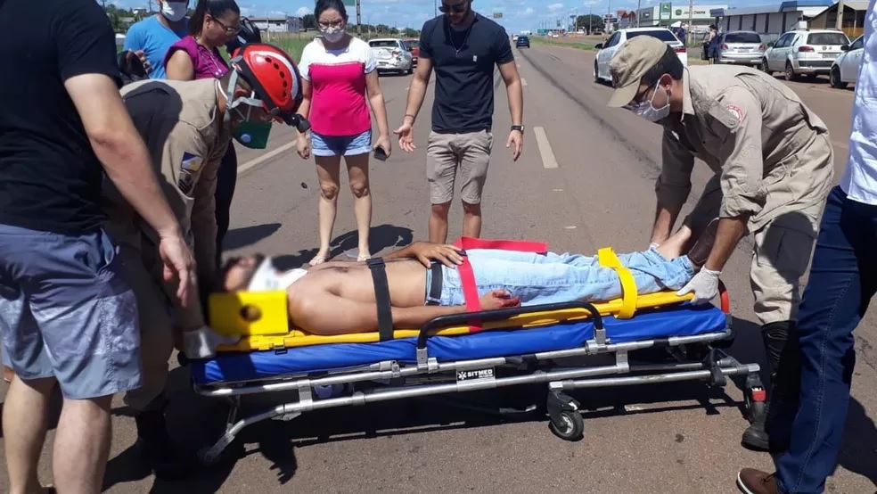 Jovem tem ferimentos graves após acidente de moto na TO-050, em Palmas