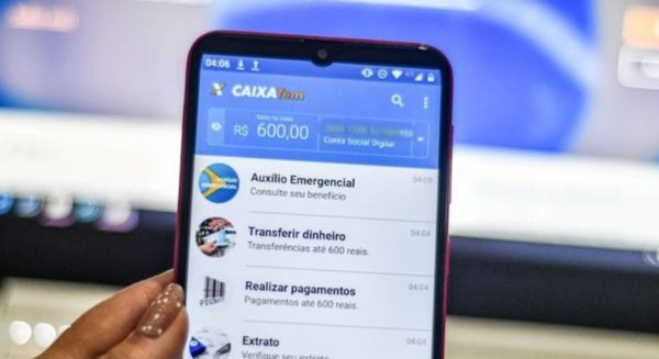 #CaixaTemNAOFUNCIONA: Beneficiários reclamam de instabilidade para consultar auxílio emergencial em aplicativo