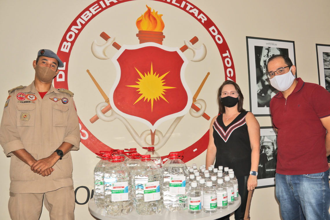 Corpo de Bombeiros recebe 150 de álcool sanitizante doados pelo IFTO