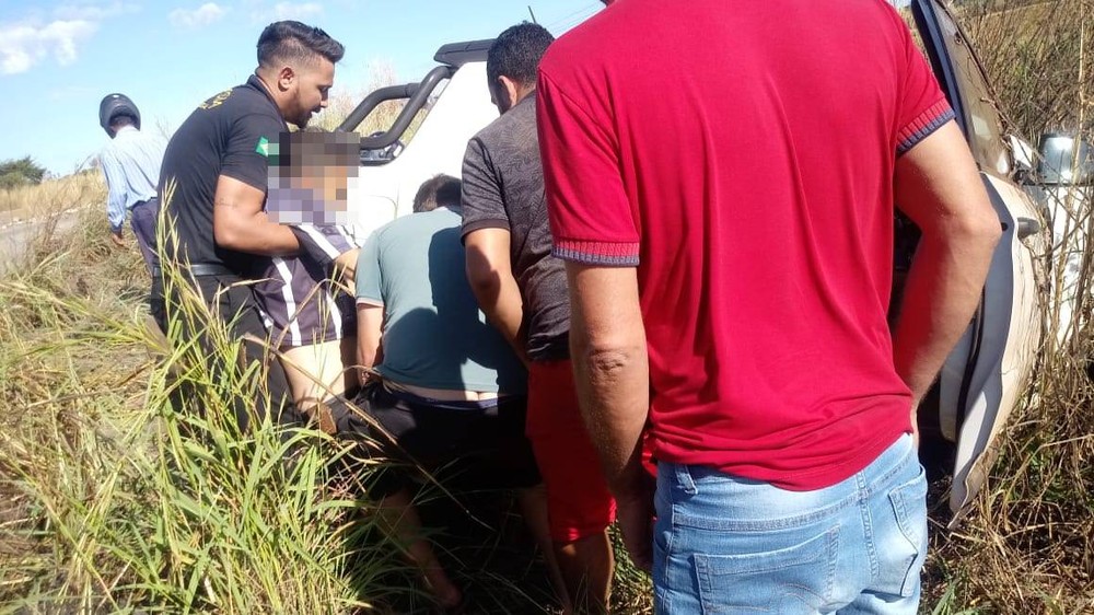 Acidente entre caminhonete e caminhão deixa um morto e dois feridos na TO-080 oeste do Tocantins