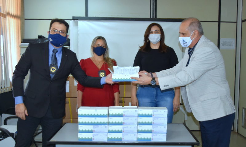 Laboratório Central de Palmas recebe doação de testes para Covid-19 da Receita Federal do Brasil