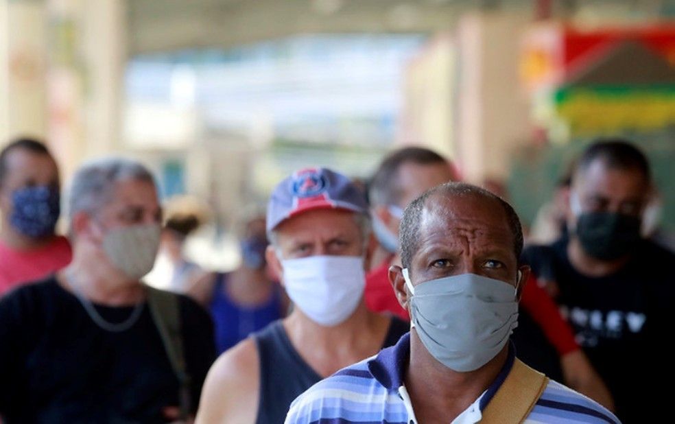 Congresso Nacional derruba veto de Bolsonaro a uso de máscaras em espaços públicos