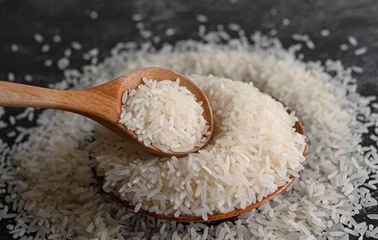 Após disparada do preço, governo zera imposto para importar arroz