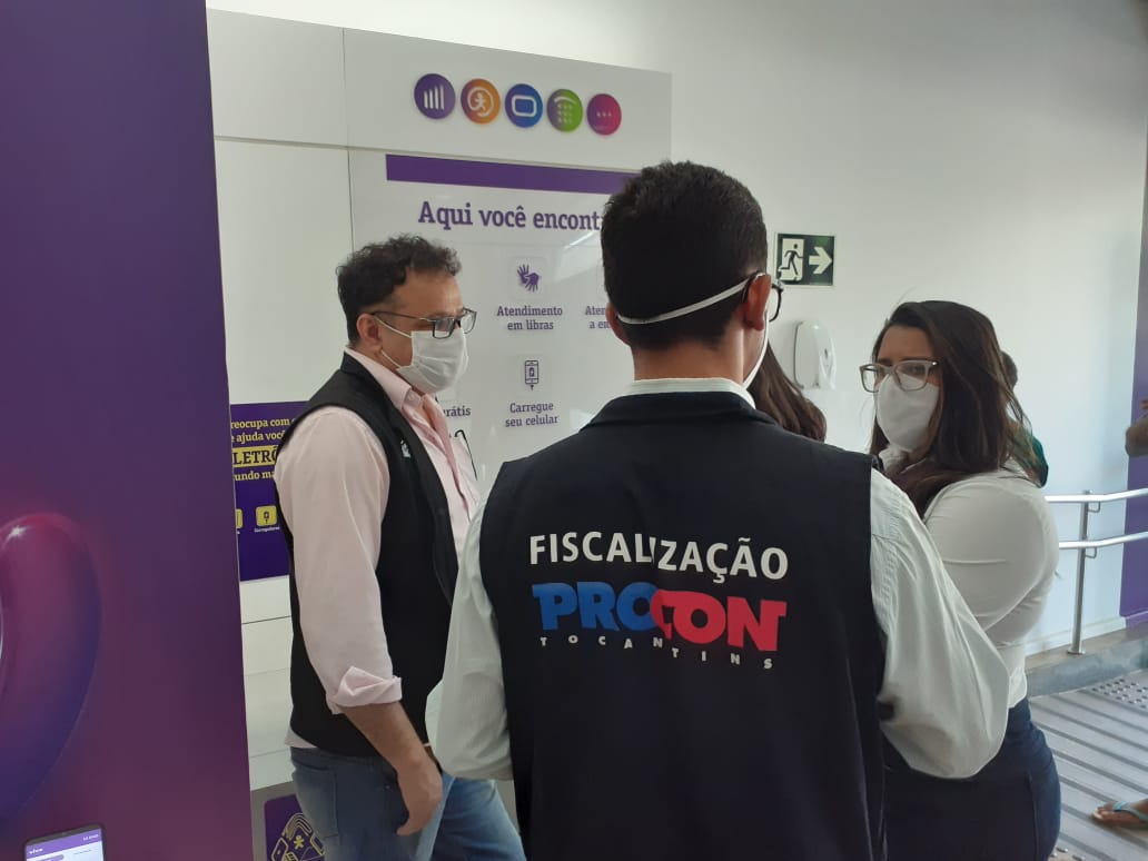 Procon realiza operação em lojas de empresas de telefonia em Palmas e mais seis cidades do Tocantins