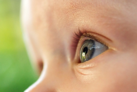 Primeiro bebê nascido em Palmas diagnosticado com glaucoma congênito raro terá que fazer cirurgia para não perder a visão.