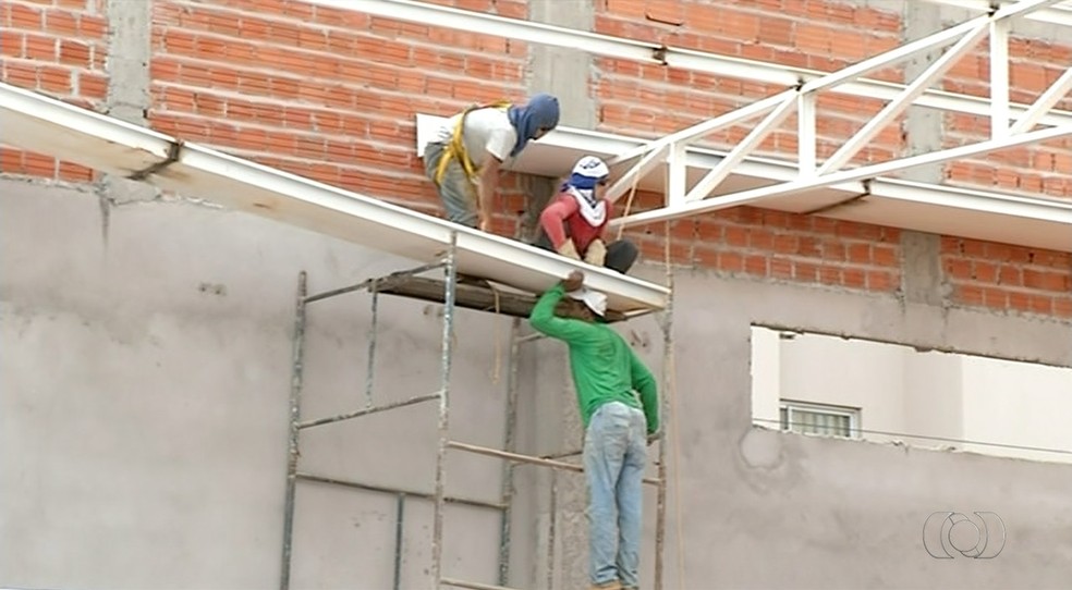 Setor da construção civil disputa por mão de obra devido a alta demanda do mercado no Tocantins