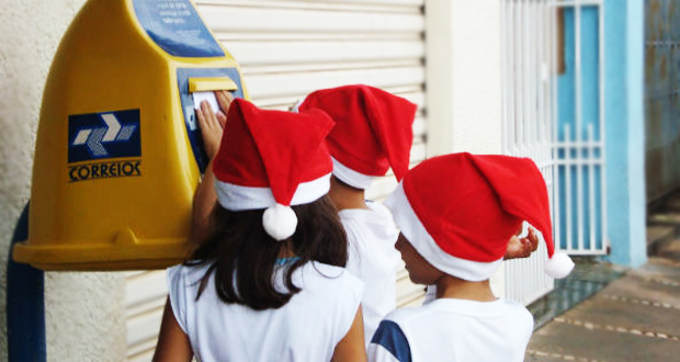 Natal solidário! Adoção de cartinhas da campanha Papai Noel do Correios este ano será feita pela internet; veja como adotar