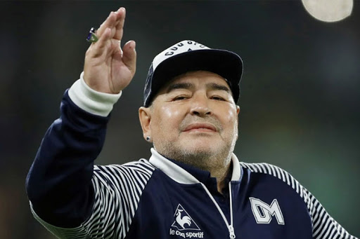 Lenda do futebol argentino, Diego Maradona, morre por parada cardiorrespiratória aos 60 anos