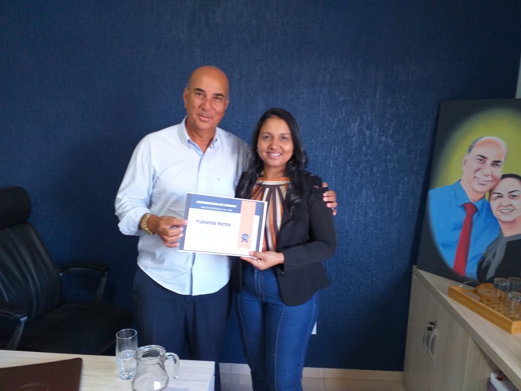 Vanda Monteiro entrega certificados para líderes religiosos do Tocantins em homenagem ao Dia Nacional do Pastor