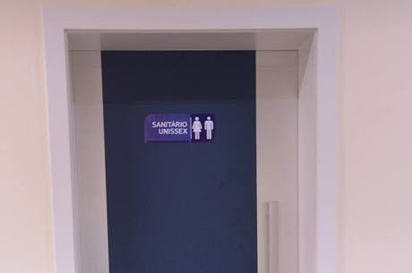 Lei que proíbe instalação de banheiros neutros é aprovada por vereadores de Palmas e gera revolta por transfobia