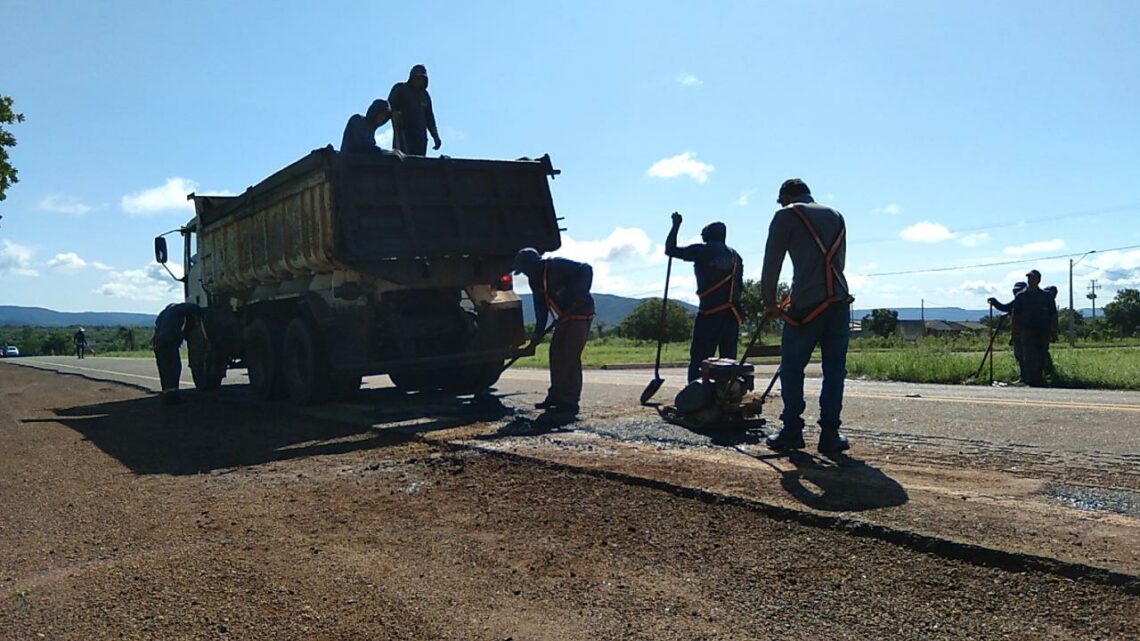 Governo do Tocantins realiza manutenção na TO-348 e outras duas rodovias próximas de Palmas
