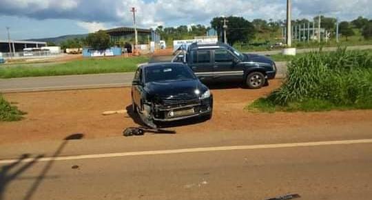 Gari de Palmas que teve o pé dilacerado após moto ser atingida por carro que fazia 'gato' pede ajuda para tratamento; saiba como ajudar