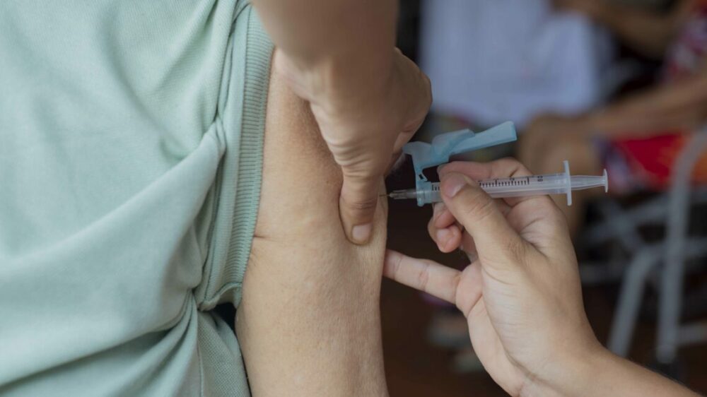 Idosos de asilo em Palmas receberam segunda dose da vacina contra a Covid-19 na manhã desta sexta-feira (12)