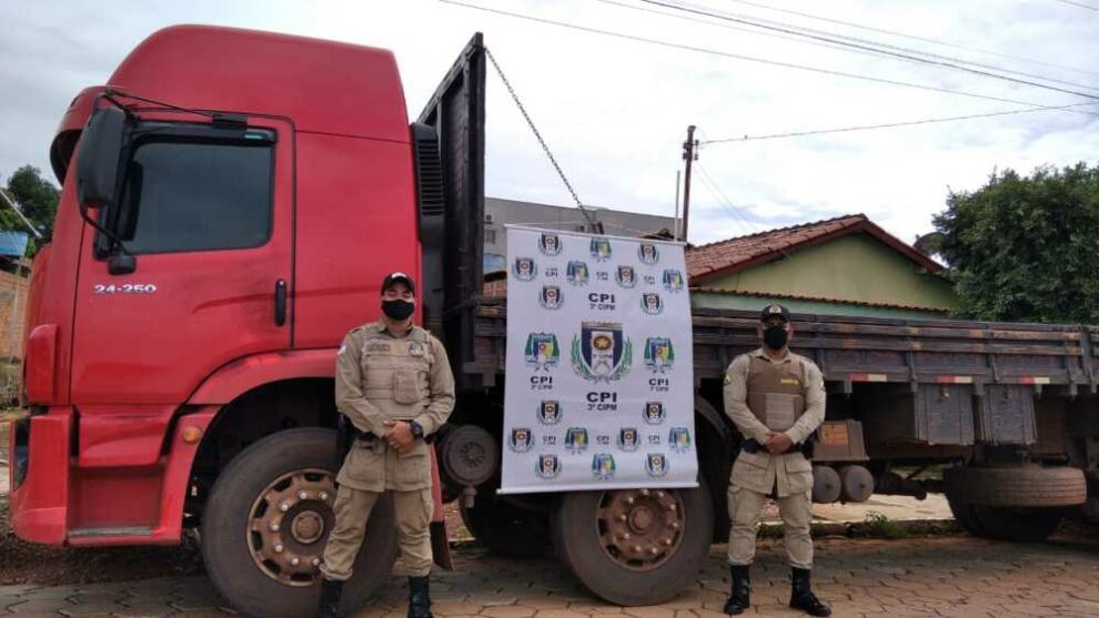 PM localiza caminhão roubado de cidade no Maranhão no centro de Colinas e prende um dos suspeitos