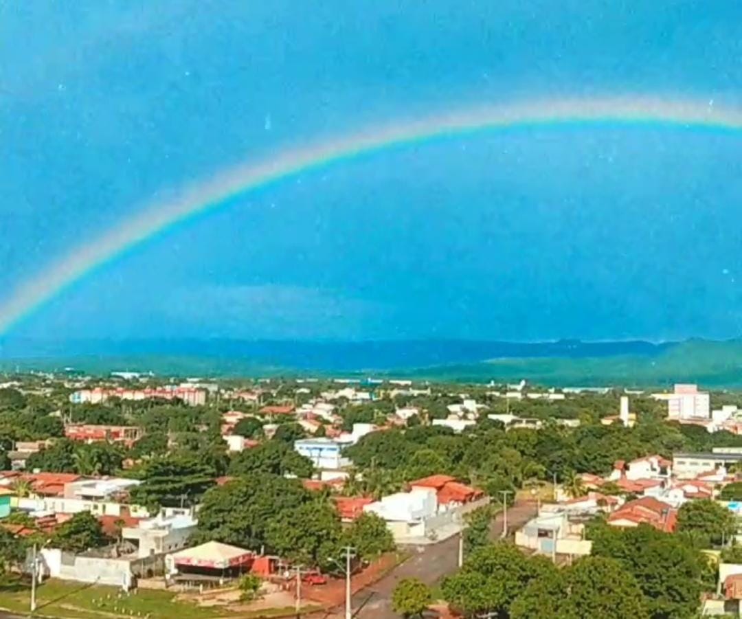 Arco-íris colore o céu de Palmas e encanta moradores; veja fotos