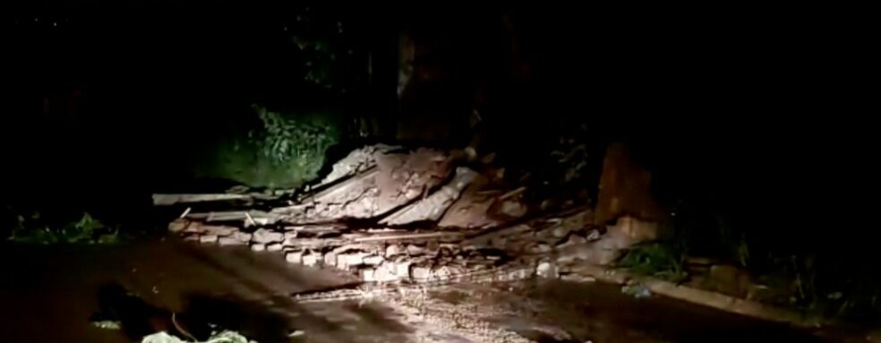 Tempestade em Gurupi deixa ruas alagadas e derruba muros de casas da região; Moradores reclamam do prejuízo