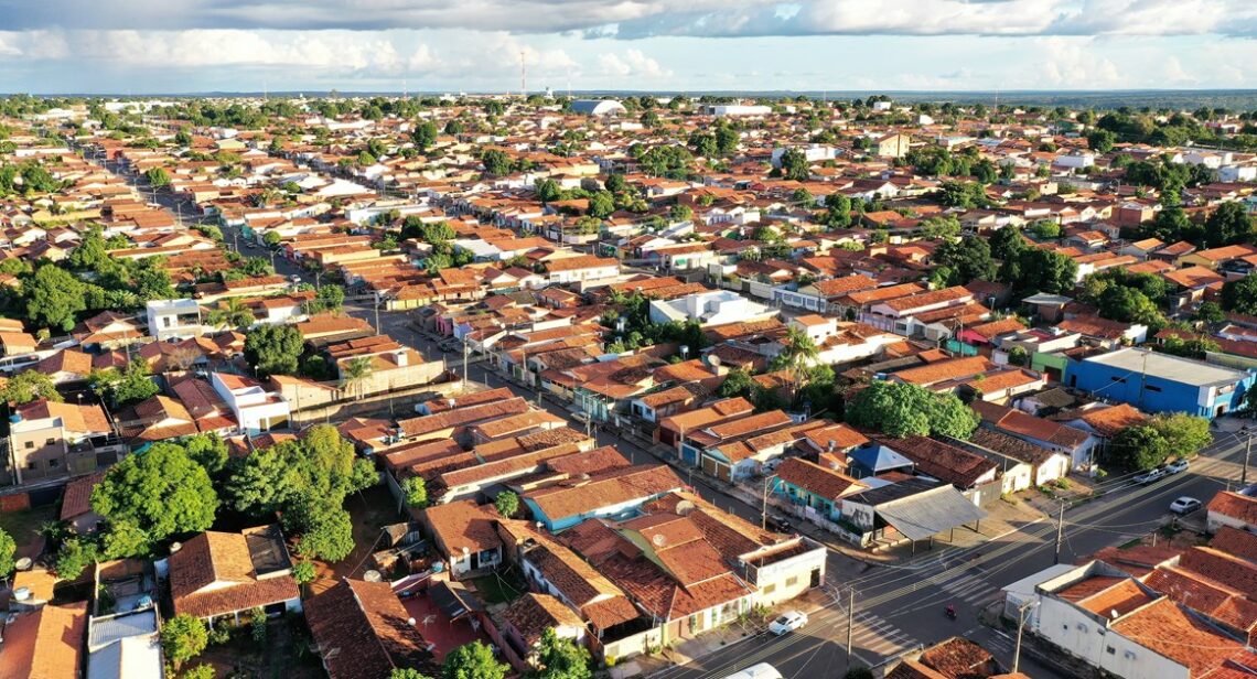 Dezesseis bairros de Araguaína podem enfrentar problemas de abastecimento de água após poço artesiano ceder e ficar soterrado