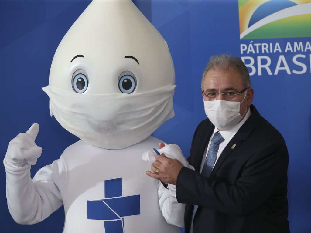 Novo Ministro da Saúde, Marcelo Queiroga, informa que o objetivo do governo é vacinar 1 milhão de pessoas por dia a 'curto prazo'