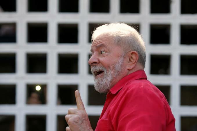 Maioria do STF confirma decisão de Fachin que torna Lula elegível