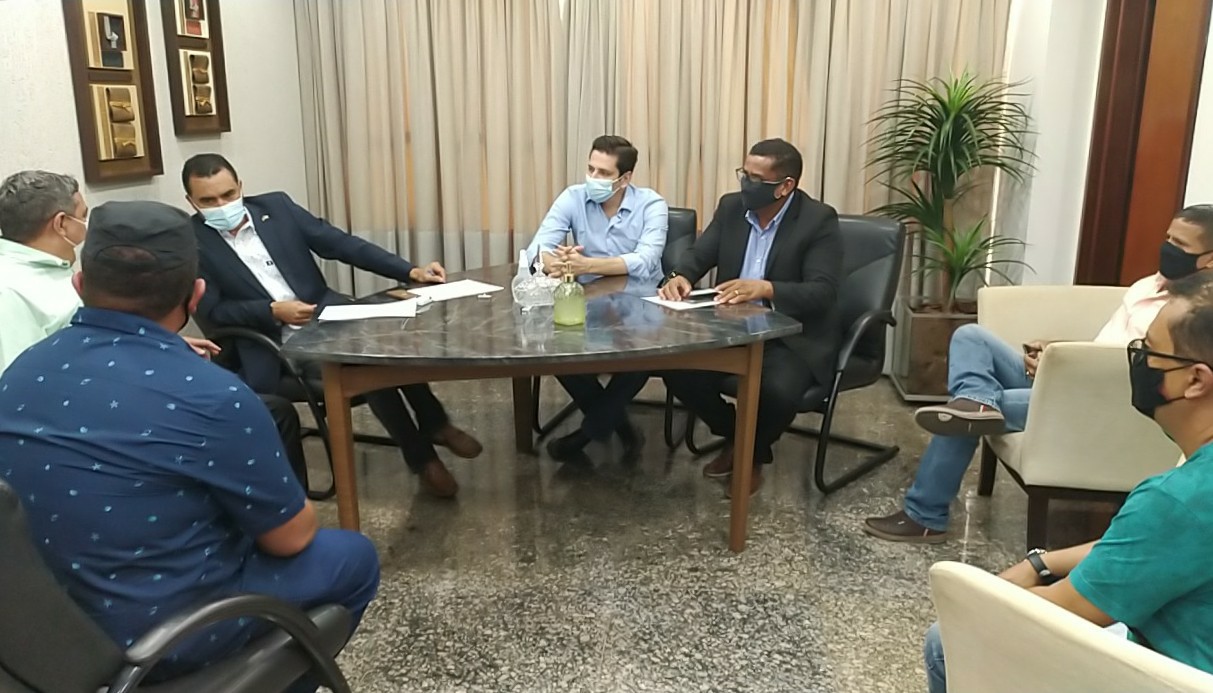 Vereador Sgt. Júnior Brasão se reúne com PMs do Tocantins, para debaterem questões a respeito das promoções que ocorrerão no Dia de Tiradentes