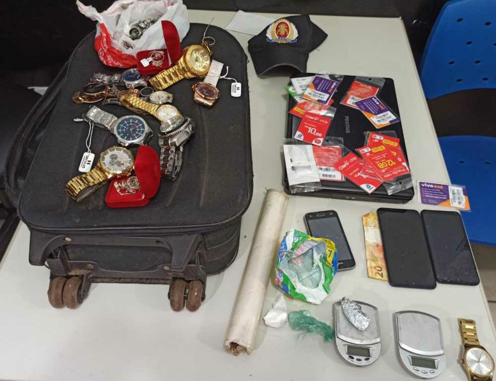 Dupla é presa acusada de roubar relojoaria em Palmas; veja detalhes
