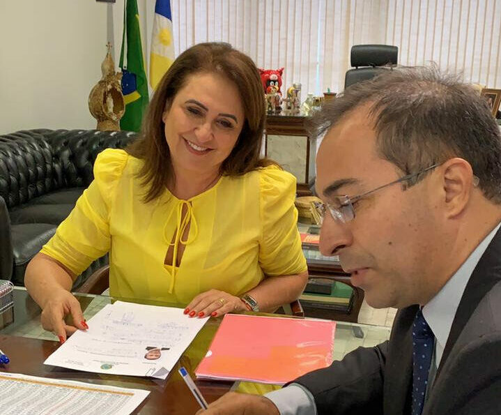Prefeitura de Araguaína anuncia parceria com Kátia Abreu para construção de pontos de ônibus e mototaxistas