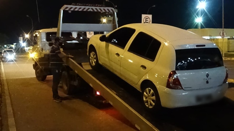 No aeroporto de Palmas, Polícia Civil intima 15 motoristas suspeitos de fazer transporte ilegal de passageiros