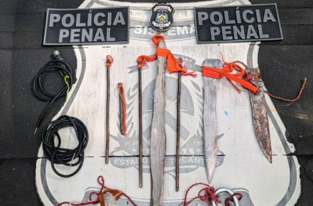 Durante revista de rotina em unidade penal de Araguaína, agentes encontram objetos cortantes dentro de banheiro