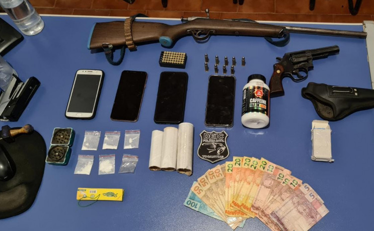 Operação Narcos: Polícia apreende armas e prende três suspeitos por tráfico de drogas em Formoso do Araguaia