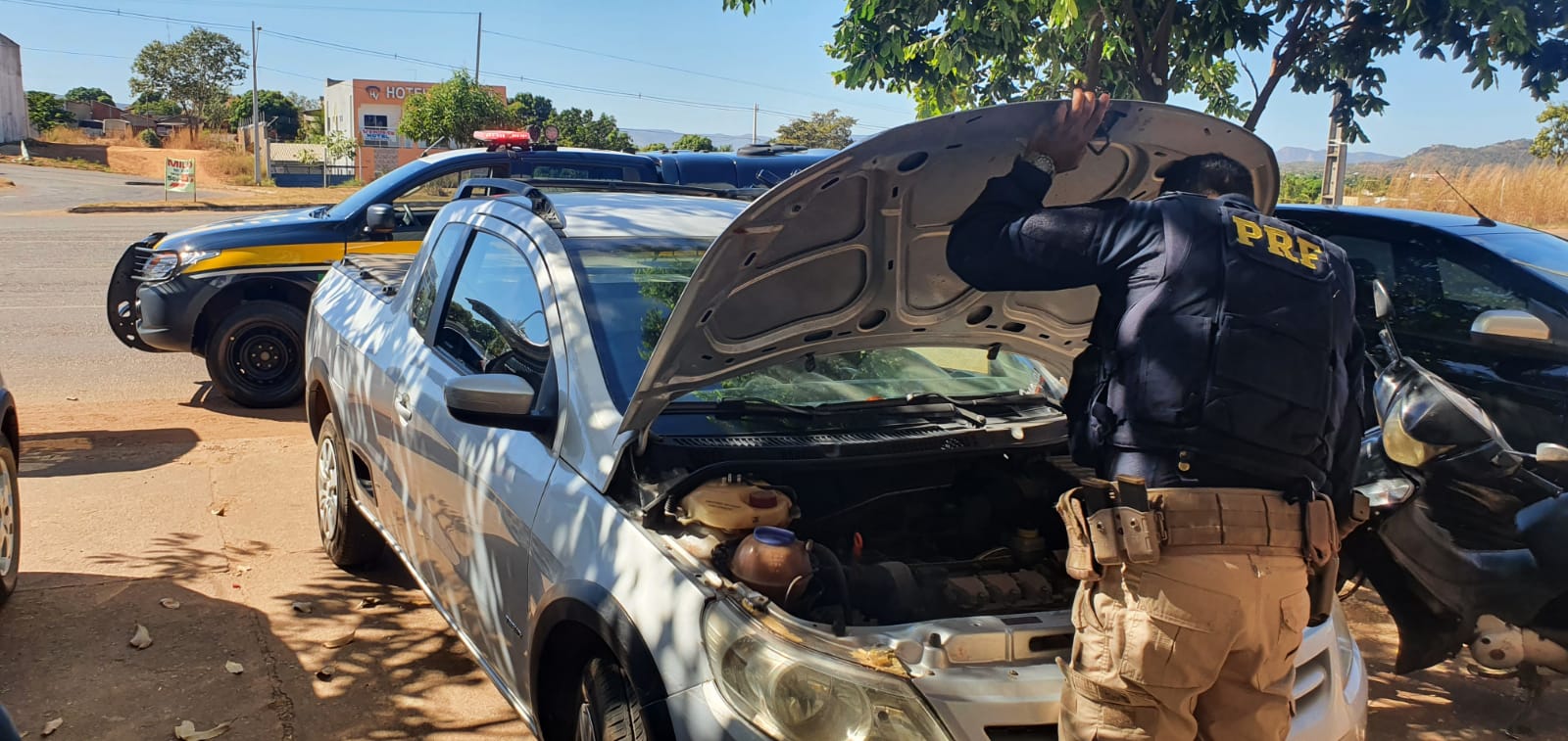 Em Palmas, PRF recupera veículo roubado e prende suspeito