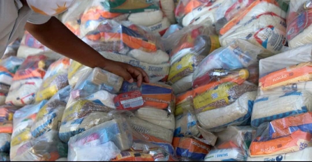 Governo atende famílias Javaé com cestas básicas em aldeias na Ilha do Bananal