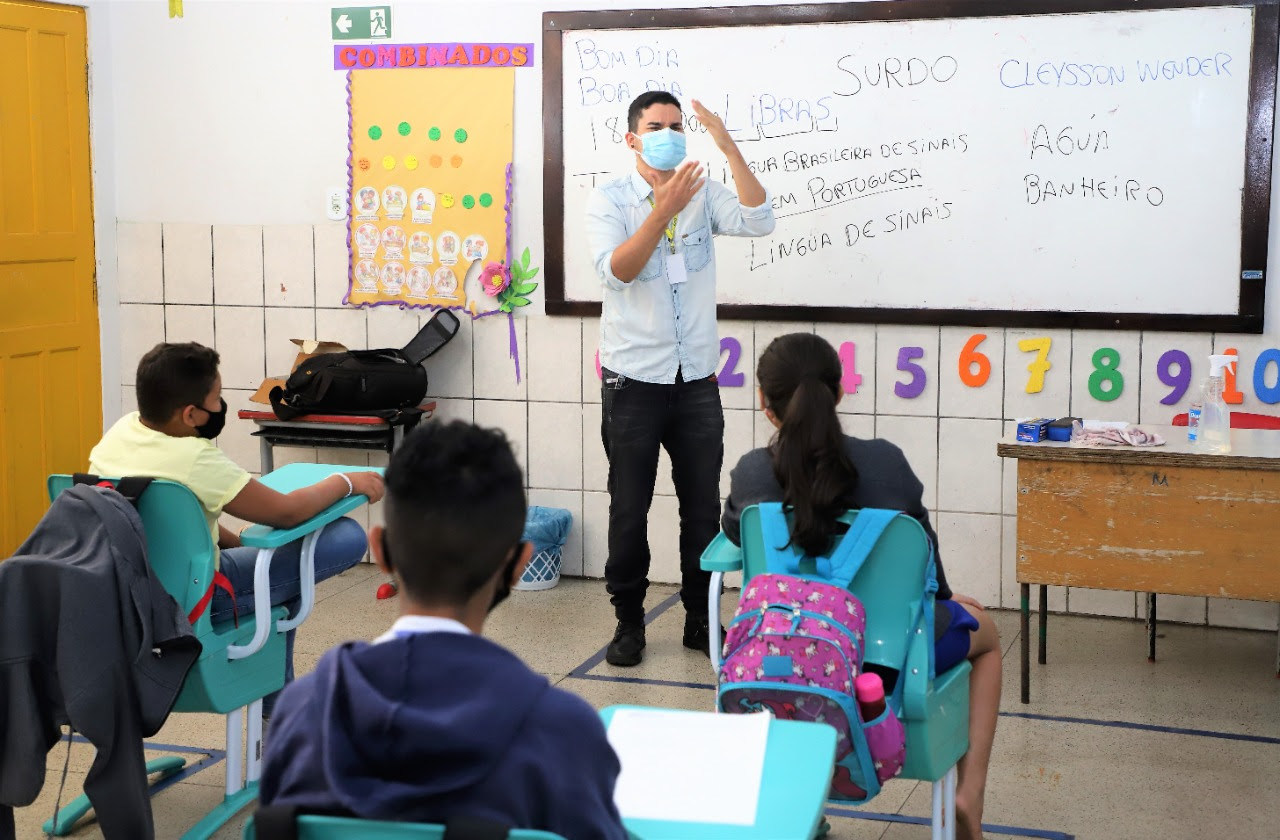 INCLUSÃO! Prefeitura de Araguaína introduz Libras como matéria escolar para os alunos da Rede Municipal