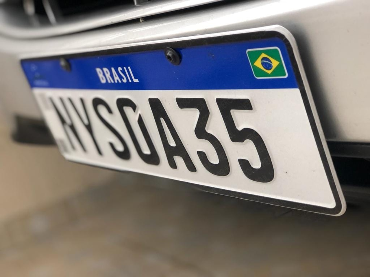 Próximo de completar 3 anos de implantação, placa Mercosul aumentou número de fraudes e preços abusivos no Brasil
