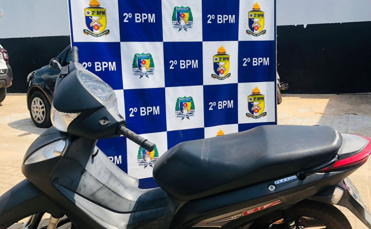 Jovens são presos pela PM suspeitos de roubar motocicleta em Araguaína