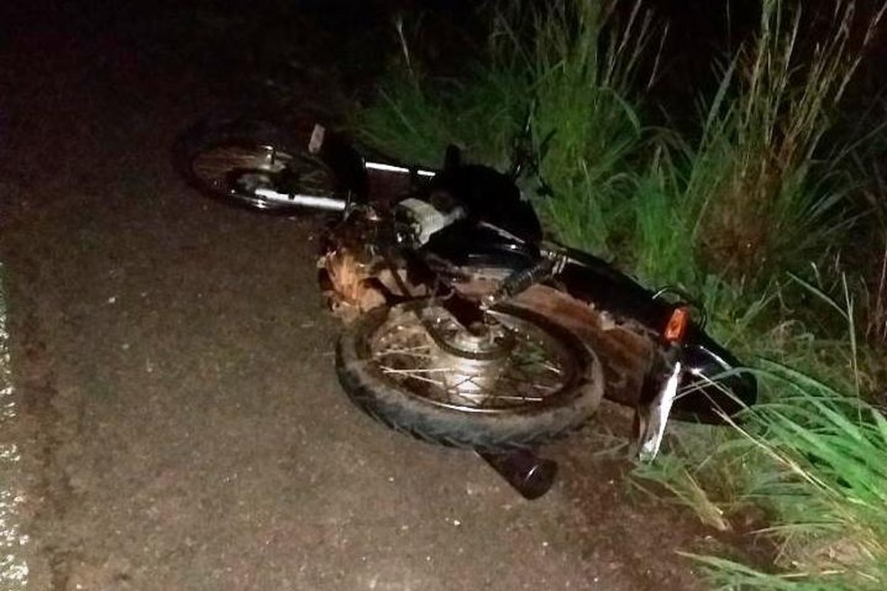 Motociclista tem ferimentos graves após bater de frente com caminhonete no interior do TO