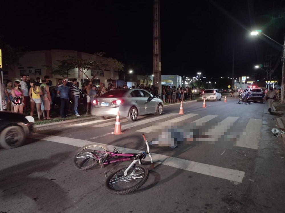 Araguaína | Jovem tem a cabeça esmagada após cair de bicicleta enquanto pegava "rabeira" em caminhão; outro adolescente teve a perna quebrada