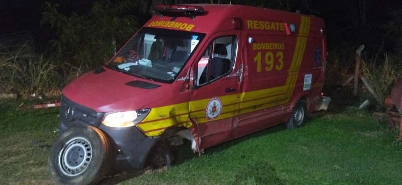 VÍDEO: Viatura dos bombeiros é atingida por caminhão na TO-040, em Dianópolis; veja