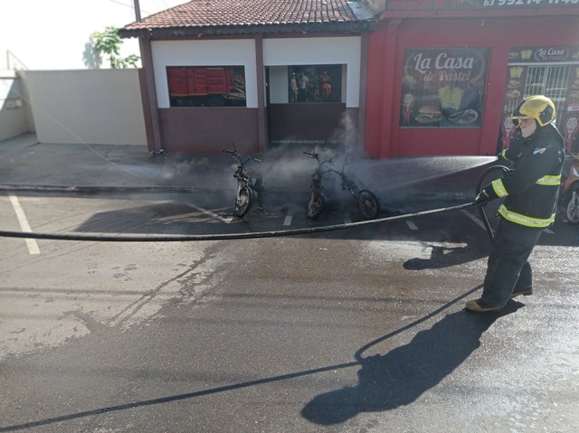 Caminhão rompe fio da rede elétrica e causa incêndio na principal avenida de Paraíso do Tocantins
