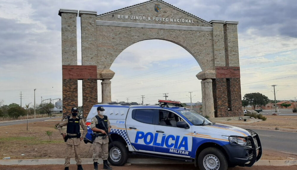 Jovem foragido da justiça é preso pela PM após tentar invadir uma casa em Porto Nacional