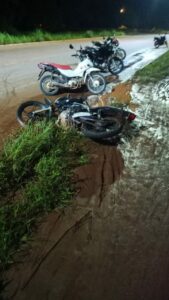 Motociclista morre após colidir com poste na Av. Teotônio Segurado, em Palmas