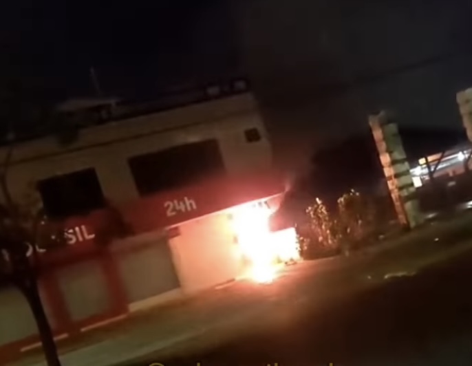 VÍDEO: Curto-circuito na rede elétrica de uma drogaria de Palmas causa incêndio e assusta moradores