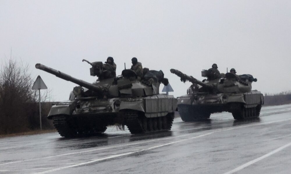 Ucrânia e Rússia devem iniciar negociações hoje; há combates na capital Kiev e mais duas cidades