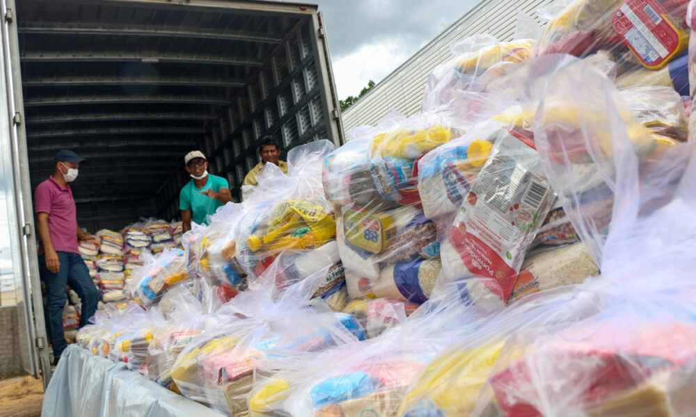 Governo atende 40 municípios nos polos de Palmas e Paraíso com 15,2 mil kits de alimentos
