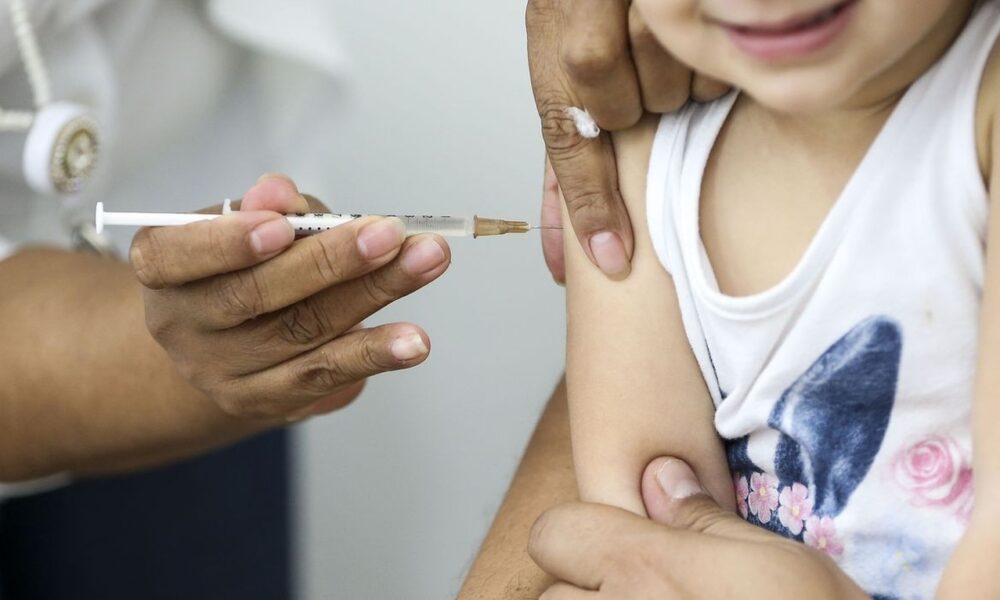 Palmas e Araguaína | Secretarias municipais de Saúde deixam de exigir “termo de assentimento” para vacinação contra a Covid-19 em crianças; entenda