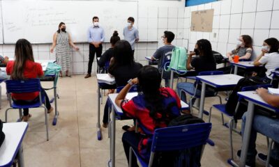 Equipe da educação faz visita no CEM de Taquaralto, na região sul de Palmas, e se reúne com alunos para ouvir suas demandas