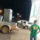 Viralizou! Homem 'joga' geladeira na porta de loja em Palmas após insatisfação; saiba detalhes