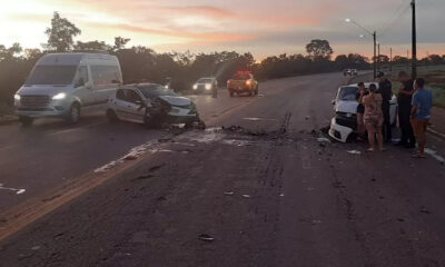 Duas mulheres ficam feriadas após colisão na avenida Teotônio Segurado, em Palmas, e motorista que estava no outro veículo foge do local