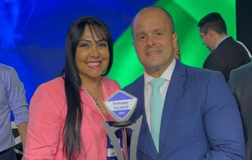 Janad Valcari passa a ser uma das 30 melhores vereadoras do Brasil após vencer prêmio Troféu Destaque Nacional 2022