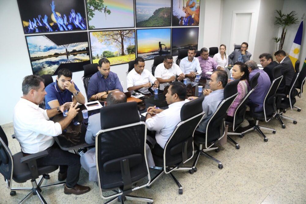 Por determinação da prefeita Cinthia Ribeiro, secretários municipais e vereadores da base se reúnem para discutir MP